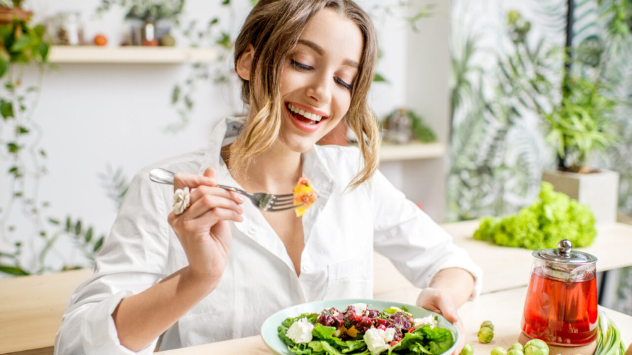 Healthy diet may lower rate of illness in women (File Photo)