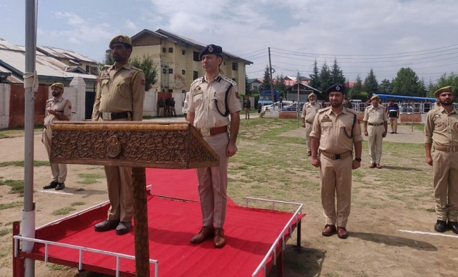 SSP Budgam reviewes Independence Day Parade arrangements