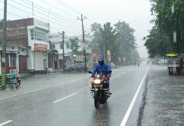 महराजगंज में बारिश