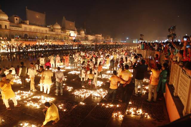 दुनिया के कई देशों में मनाई जाती है दिवाली