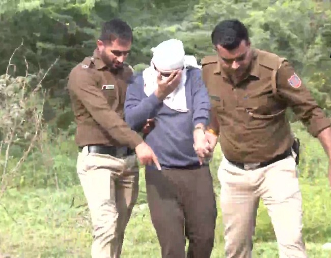 Accused Aaftab brought to Mehrauli Jungle to find Shraddha’s missing body parts