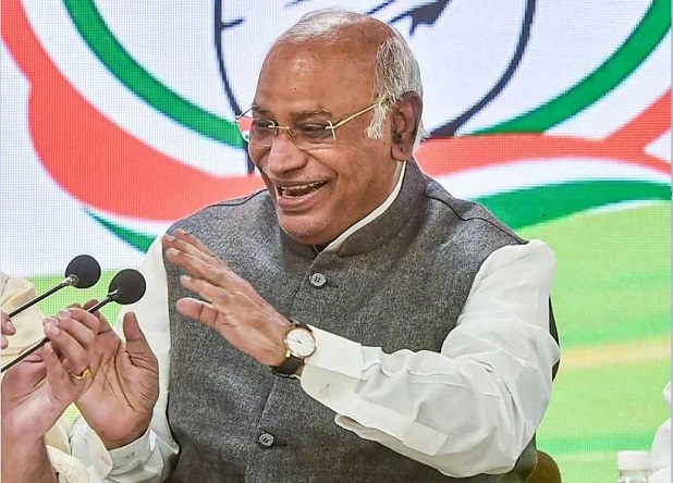 Congress President Mallikarjun Kharge congratulated all Padyatris on completion of 100 days of Bharat Jodo Yatra