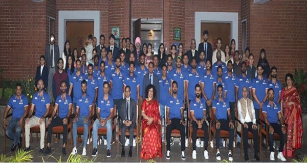 Indian envoy to Bangladesh hosts Indian Cricket Team in Dhaka