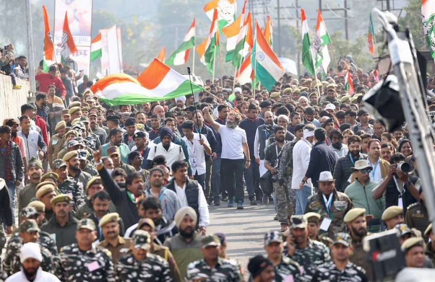 जम्मू-कश्मीर में कड़ी सुरक्षा व्यवस्था के बीच राहुल गांधी की भारत जोड़ो यात्रा