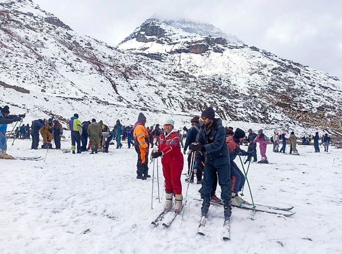 कश्मीर घाटी के तापमान में आई गिरावट