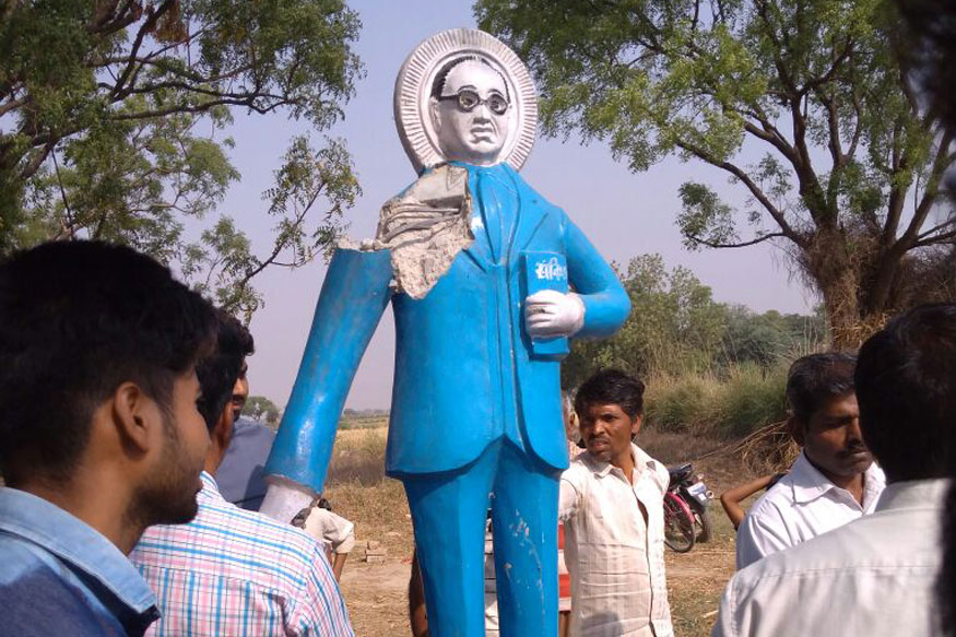 बी आर आंबेडकर की प्रतिमा तोड़ी