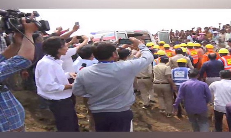 Child being taken out of the 60-feet borewell in MP