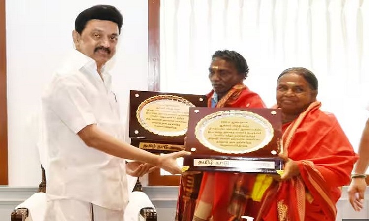 CM Stalin felicitates elephant caretaker couple Bomman, Bellie