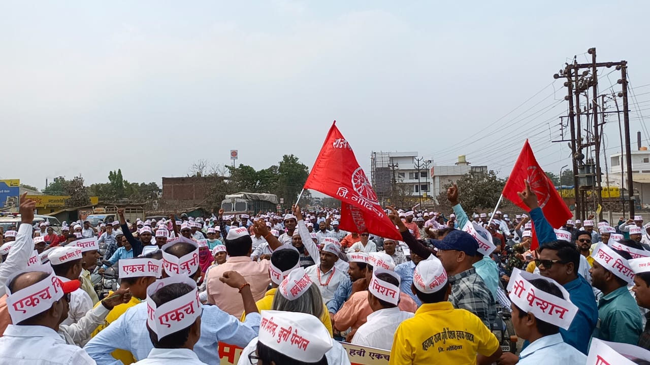 कर्मचारियों की हड़ताल समाप्त