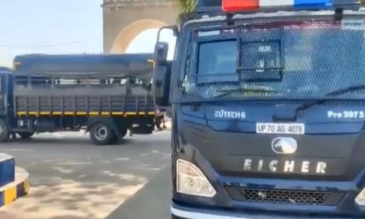 Prayagraj police vehicle in Sabarmati jail premises