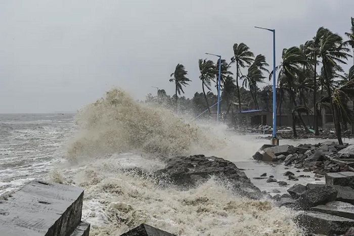 केरल में चक्रवात से प्रभावित ग्रामीणों की उम्मीदें