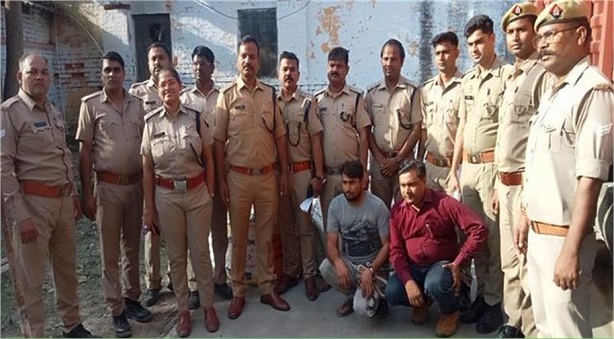 पुलिस की गिरफ्त में आरोपी