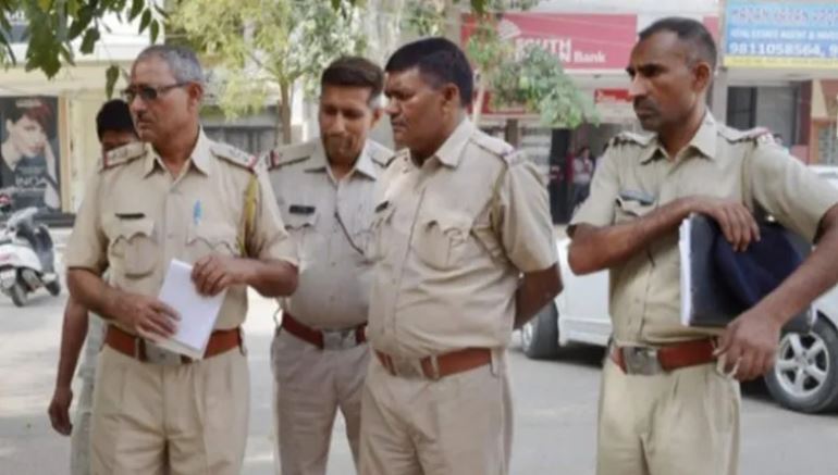 अपराधियों के ठिकानों पर पुलिस की छापेमारी