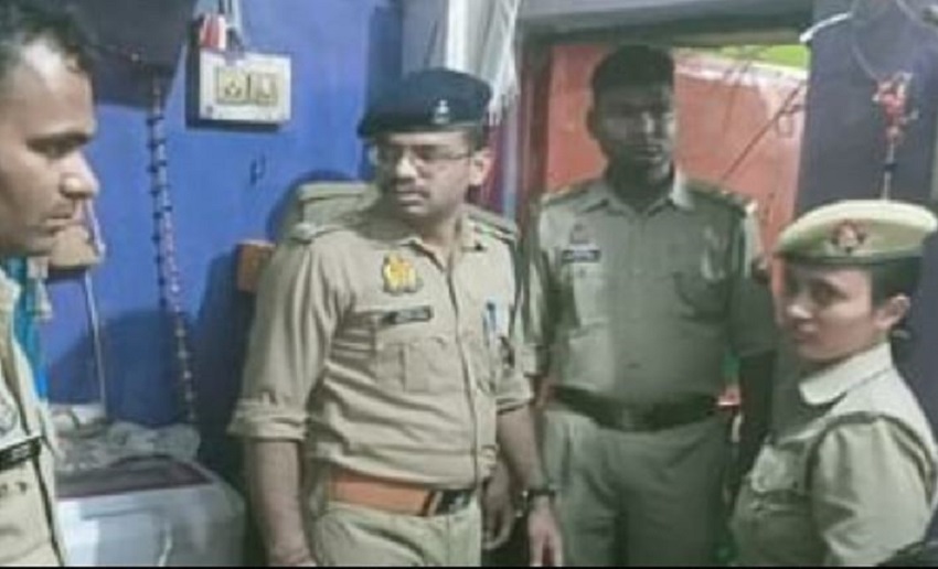 मौके पर जांच में जुटी पुलिस