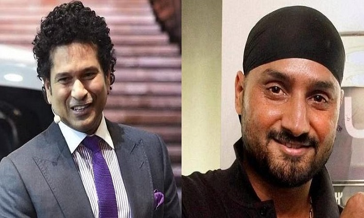 Sachin Tendulkar (L), Harbhajan Singh