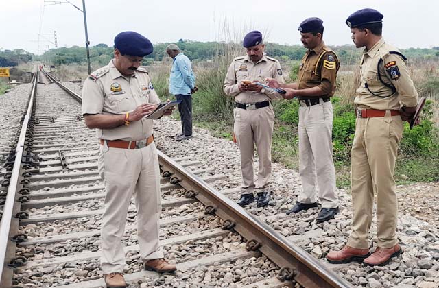 ट्रेन की चपेट में आने से 14 वर्षीय एक छात्रा की मौत (फाइल)