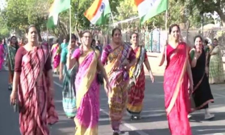 Saree Walkathon event organised in Rajkot