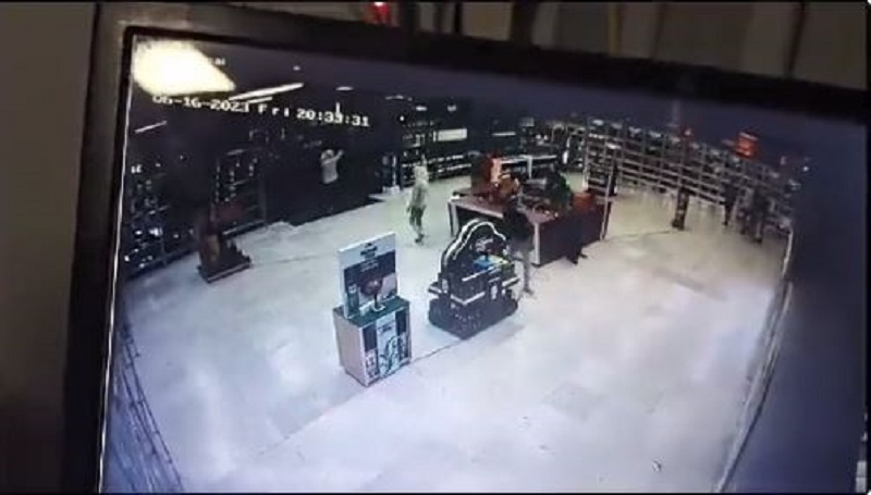 फायरिंग की घटना का CCTV फुटेज