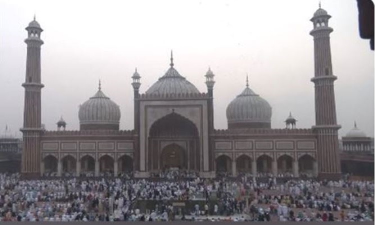 Devotees gather outside Delhi's Jama Masjid to offer prayers