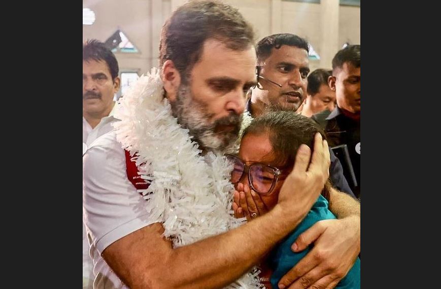 Rahul Gandhi consoles a violence-hit victim