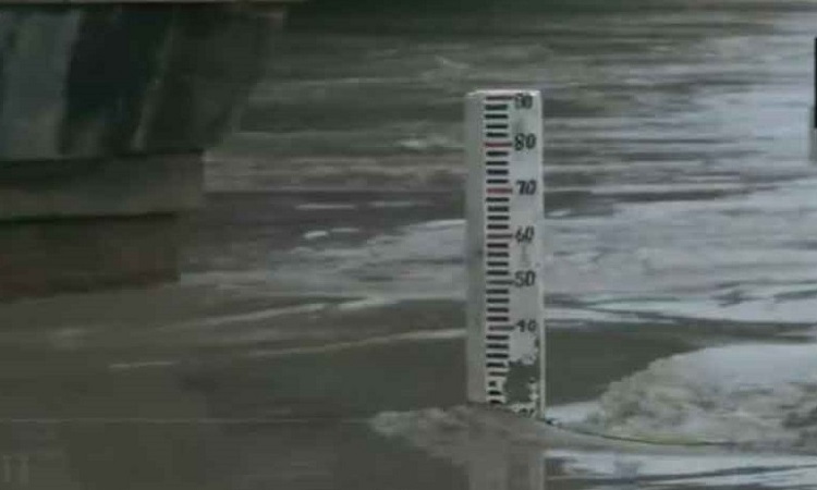 Yamuna swells further in Delhi