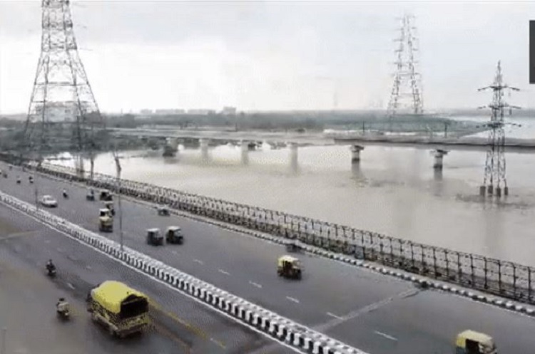 A view of the old Yamuna bridge gate, Delhi