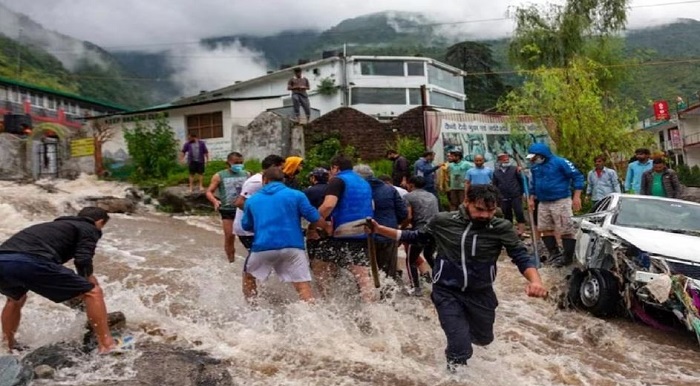 हिमाचल में फिर फटा बादल