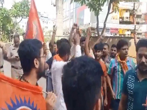 Visuals from protests near Nirman Vihar metro station