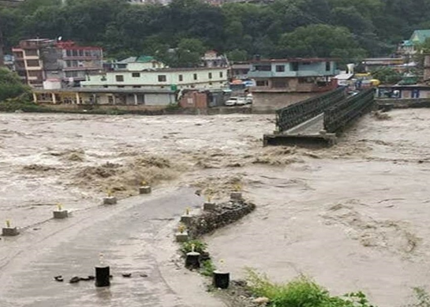 उत्तराखंड में भारी बारिश