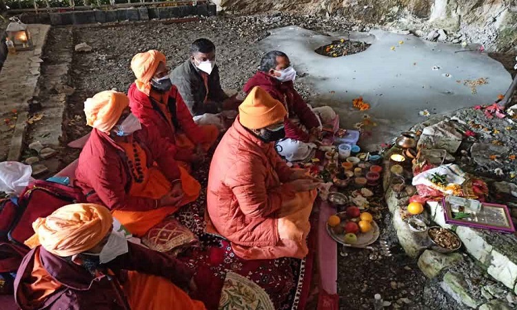 'Chhari Mubarak' pooja at Amarnath Shrine marks the end of the Holy Yatra