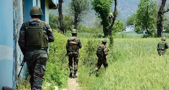 LOC के पास सेना ने चलाया सर्च ऑपरेशन