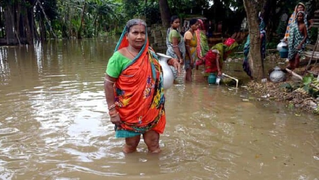 भारी बारिश से जनजीवन प्रभावित