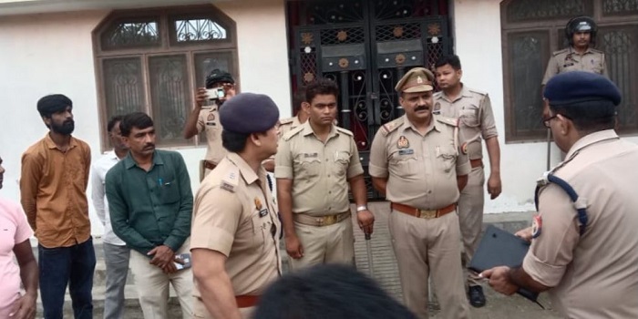 पुलिस ने प्रेमिका के घर से बरामद किया युवक का शव