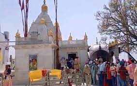 नैना देवी मंदिर में शिक्षकों को ड्यूटी पर तैनात नहीं किया जाएगा