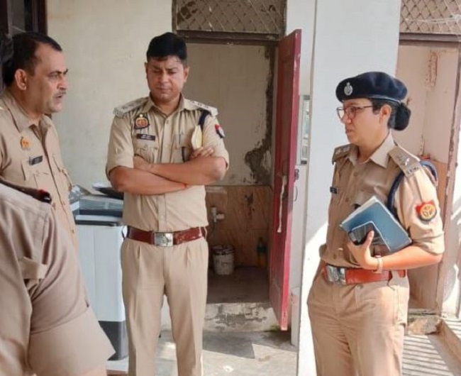 पुलिस मौके पर