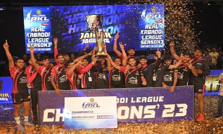 Jaipur Jaguars with the trophy