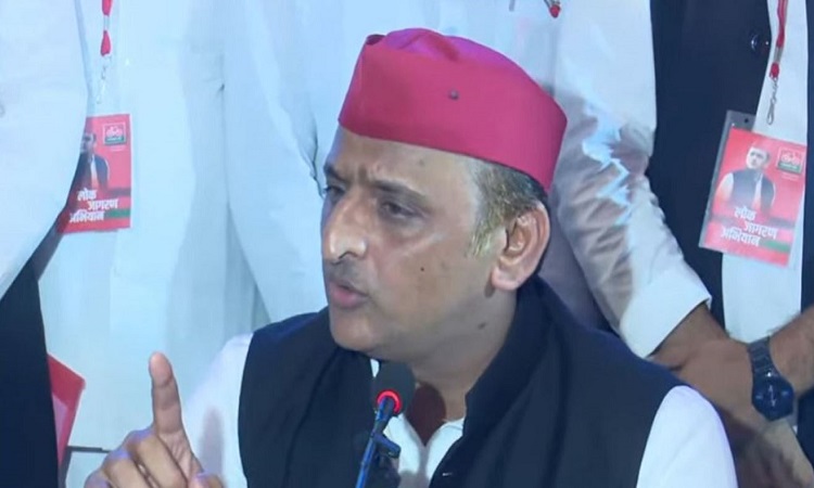 SP Chief Akhilesh Yadav in Pratapgarh