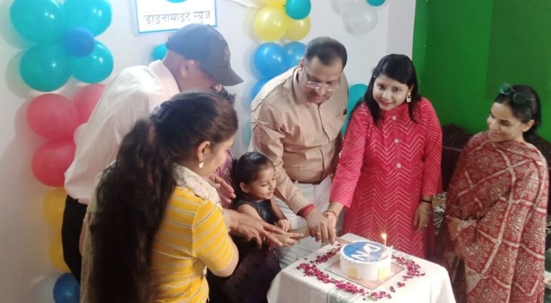 Dynamite News: 8th Anniversary celebrations at Head Office, New Delhi