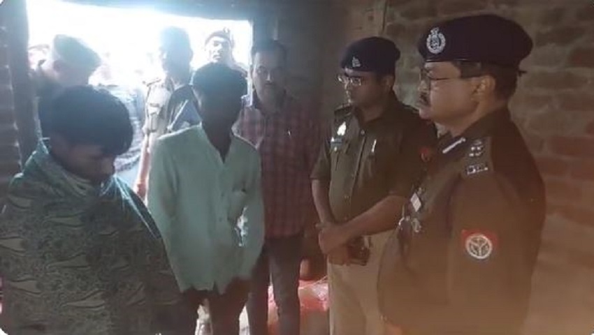 मौके पर जांच में जुटी पुलिस