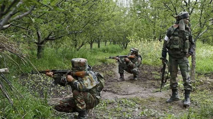 आतंकवदियों और सुरक्षा बलों के बीच मुठभेड़