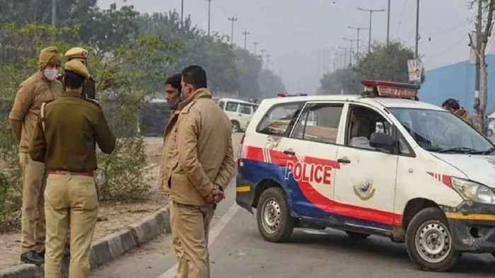 मोके  पर  पुलिस