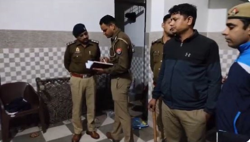 मौके पर घटना की जांच में जुटी पुलिस