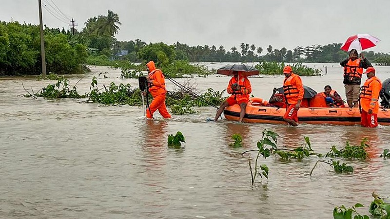 राहत कार्य जारी, एनडीआरएफ मौके पर पहुंची