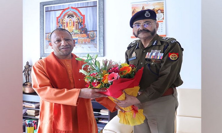 IPS Prashant Kumar with Chief Minister Yogi Adityanath