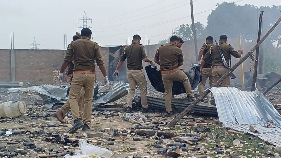 कौशाम्बी पटाखा फैक्ट्री धमाके में मृतकों संख्या बढ़ी