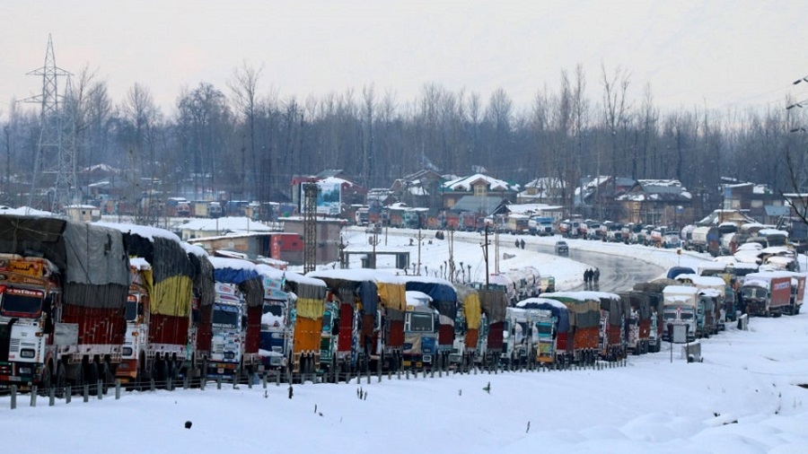 Jammu-Srinagar NHW blocked at many places