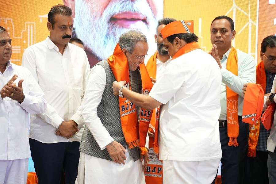 Arjun Modhwadia joins BJP