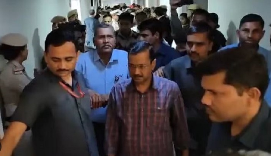 केजरीवाल को बड़ा झटका