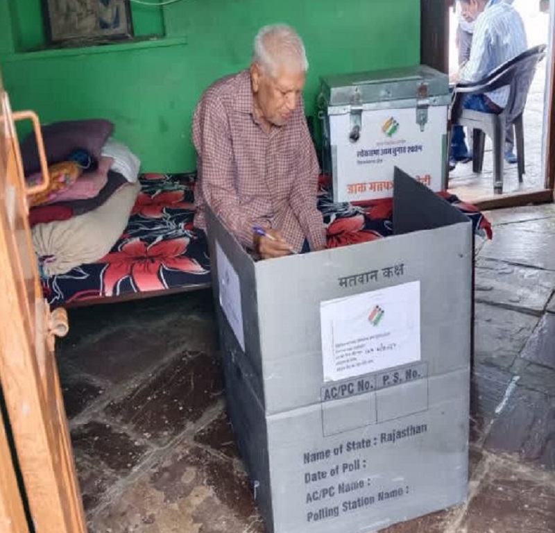 बुुजुर्गों और दिव्यांग मतदाताओं में होमवोटिंग को लेकर जबर्दस्त उत्साह