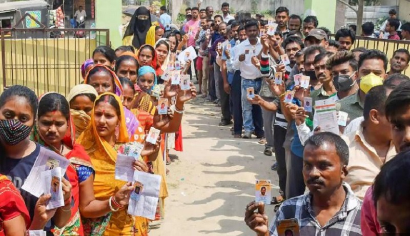 People wait for their turn to vote (Representational Image)